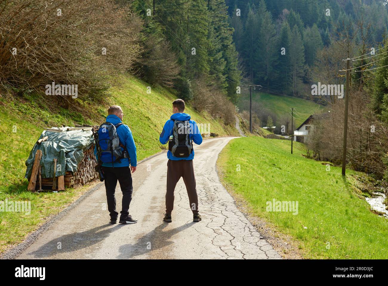 Two young female hikers map hi-res stock photography and images - Alamy