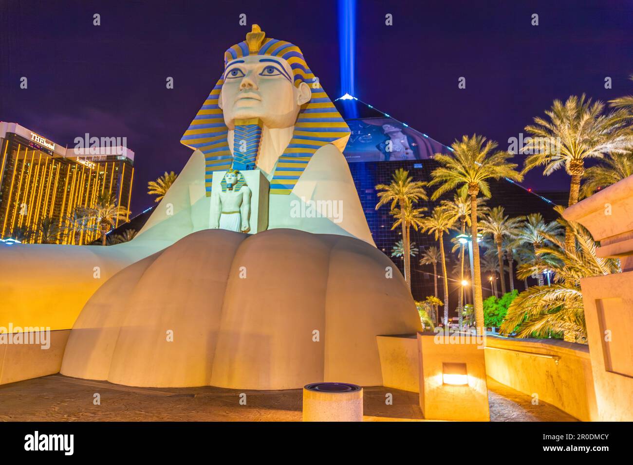 Entrance, Hotel Luxor, Las Vegas, Nevada … – License image