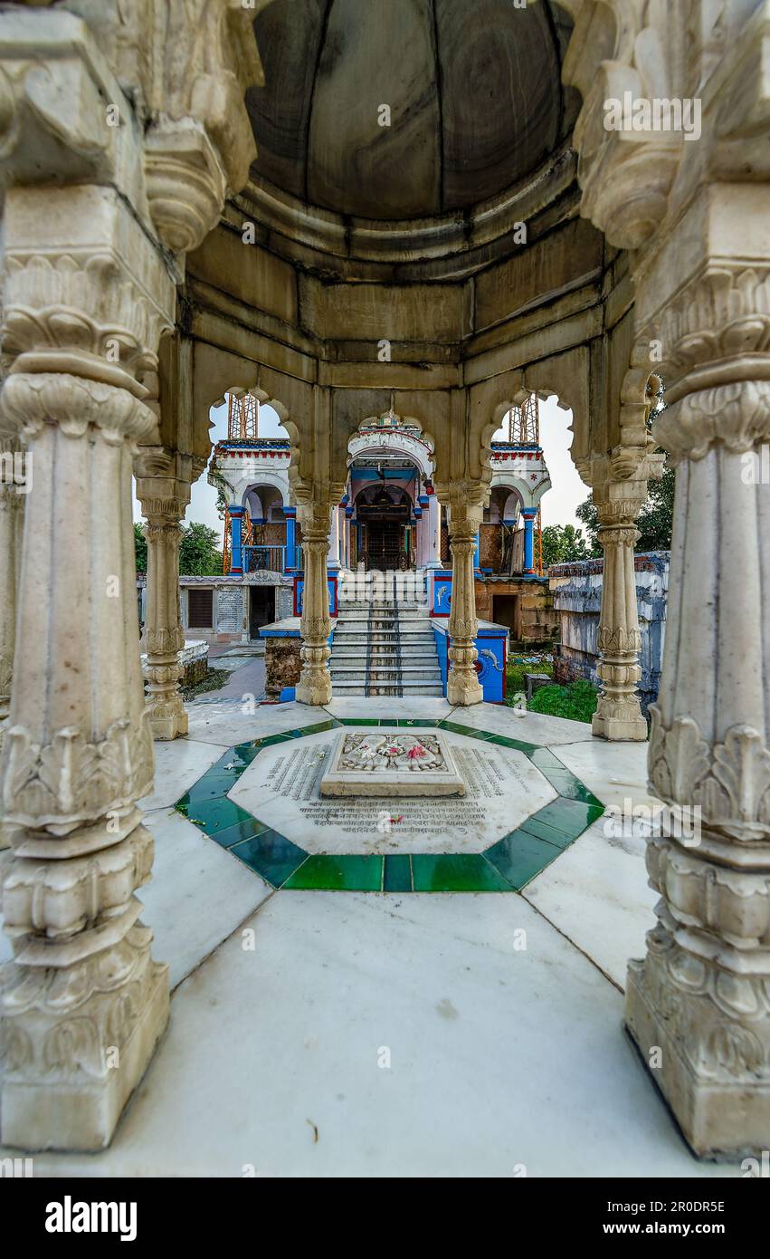 08 31 2008 Vintage Marble Canopy Over Charnarvind (Holy Footprints) of ...