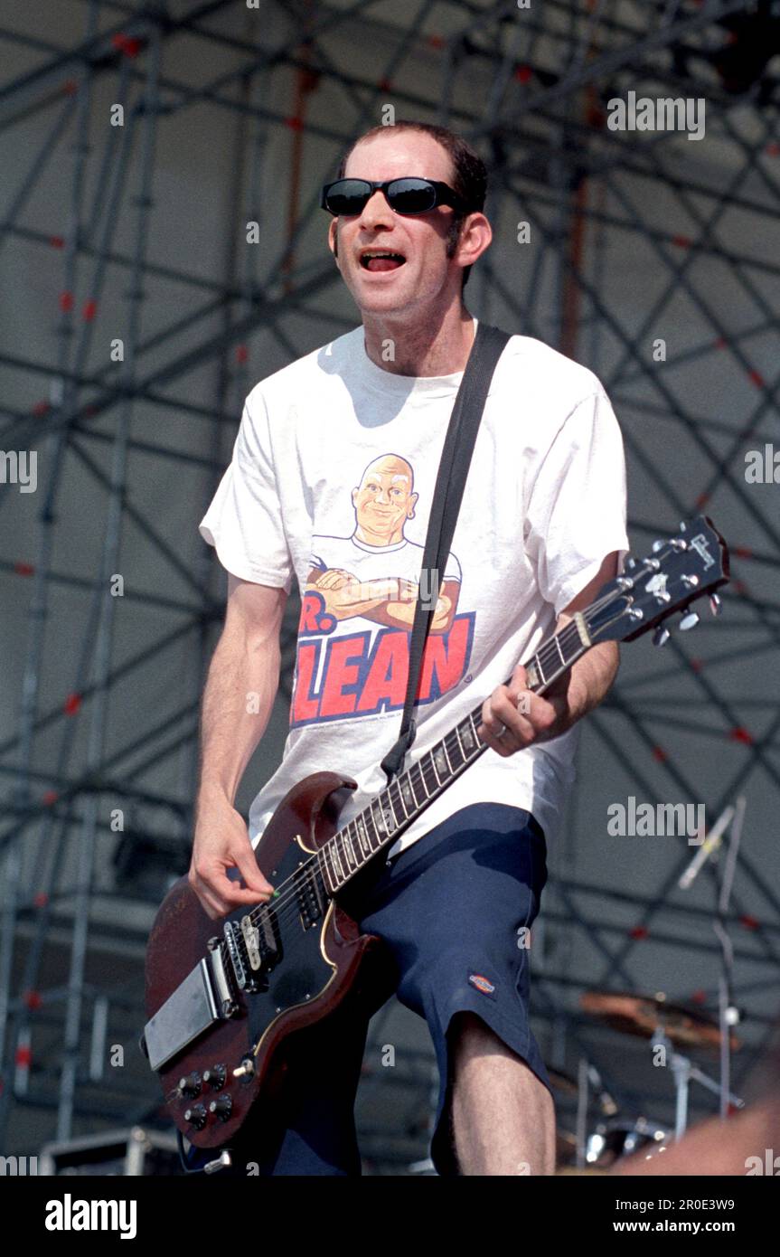 Milan Italy 19960711 Greg Hetson of American punk band Bad Religion