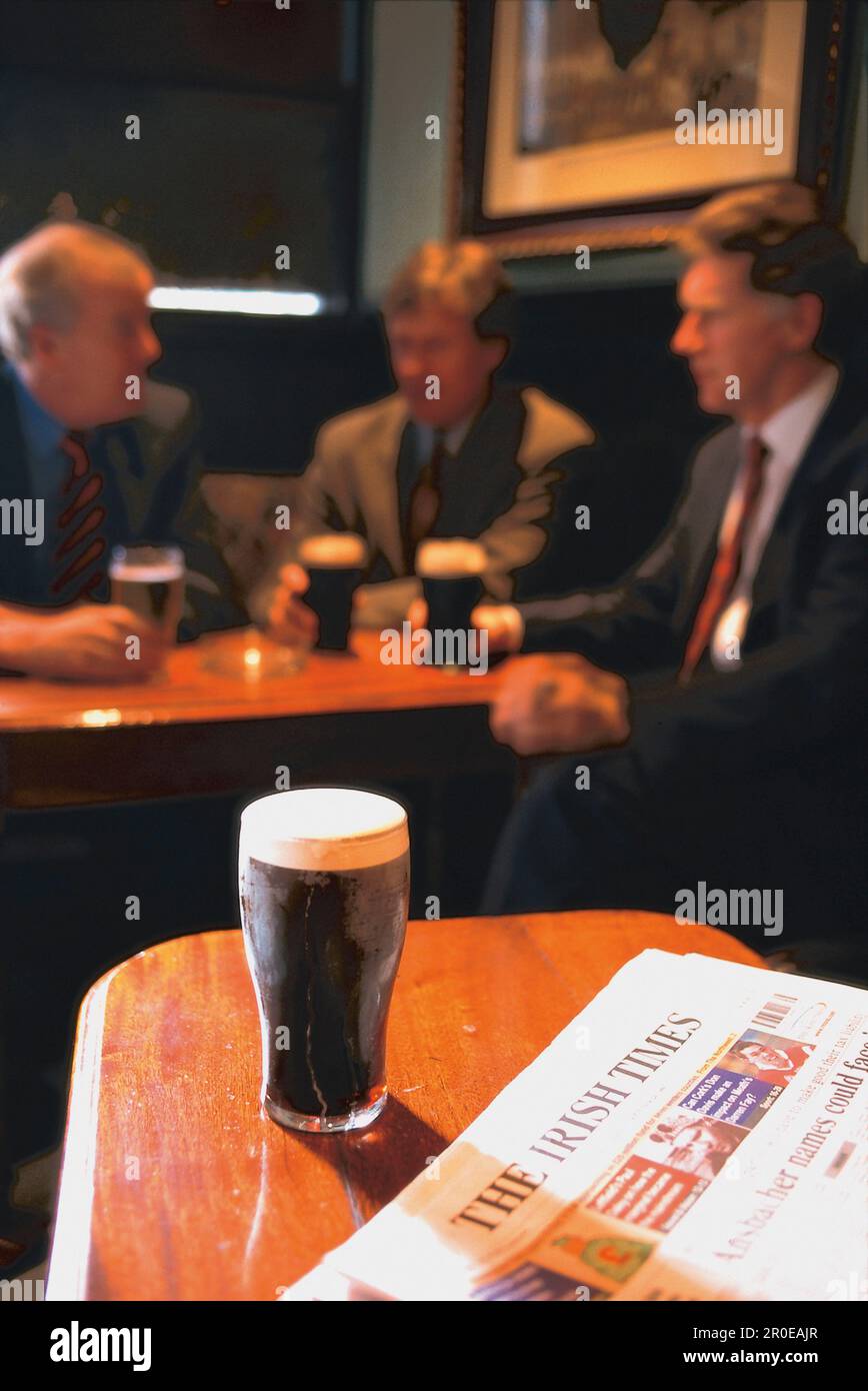 Glas Guinness, The Old Stand Pub Dublin, Ireland Stock Photo Alamy