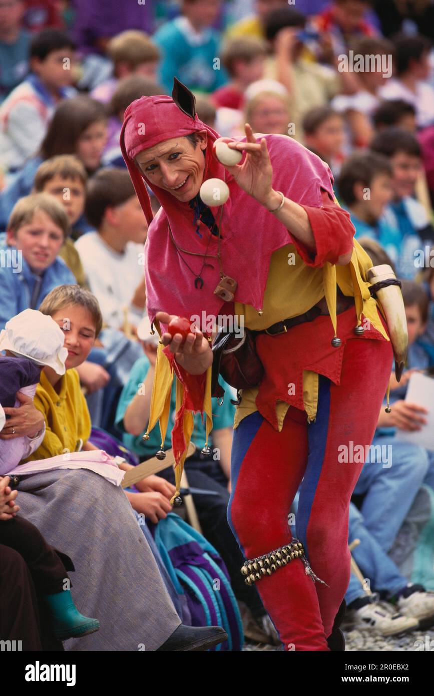 Jongleur and an acrobat or juggler hi-res stock photography and images -  Alamy