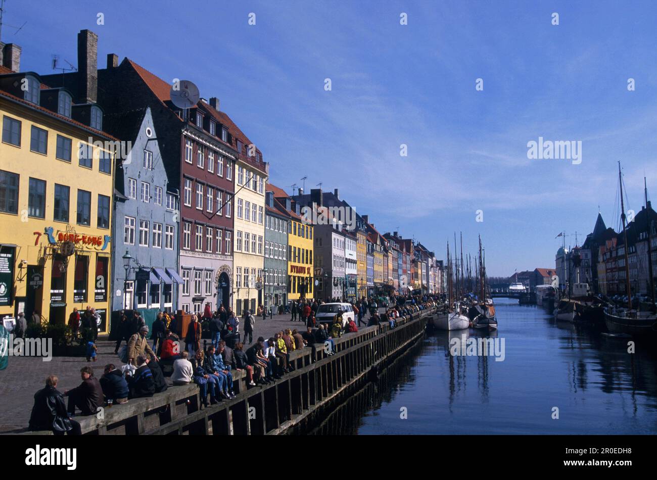 Nyhavn, Hafenbecken im Zentrum, Restaurants, Kneipen, Flaniermeile Kopenhagen, Daenemark Stock Photo