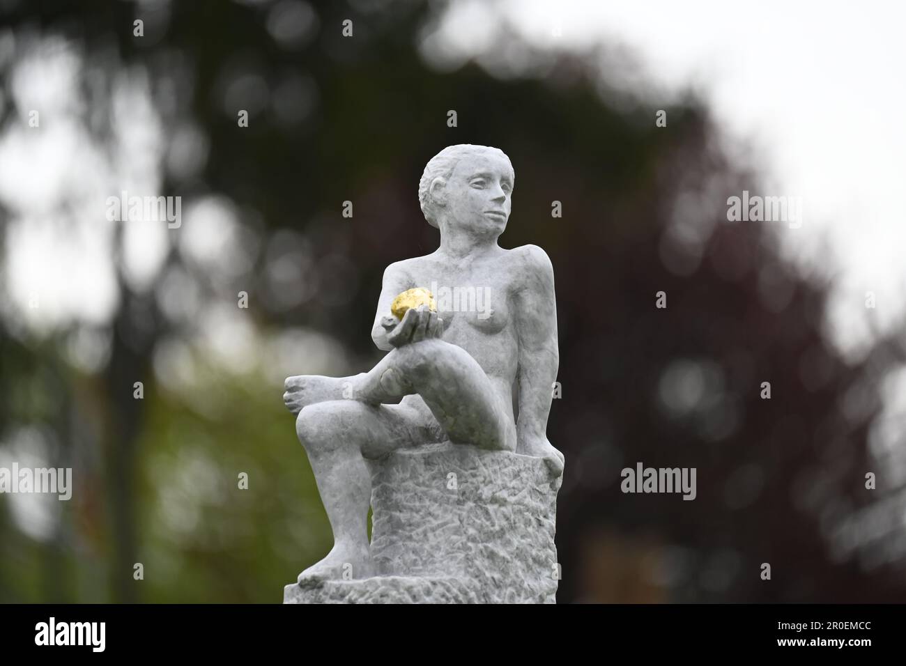Sculpture of adam hi-res stock photography and images - Alamy