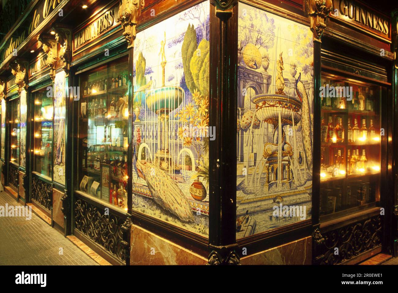 Taverne, La Fontana de Oro, Puerta del Sol Madrid, Spanien Stock Photo