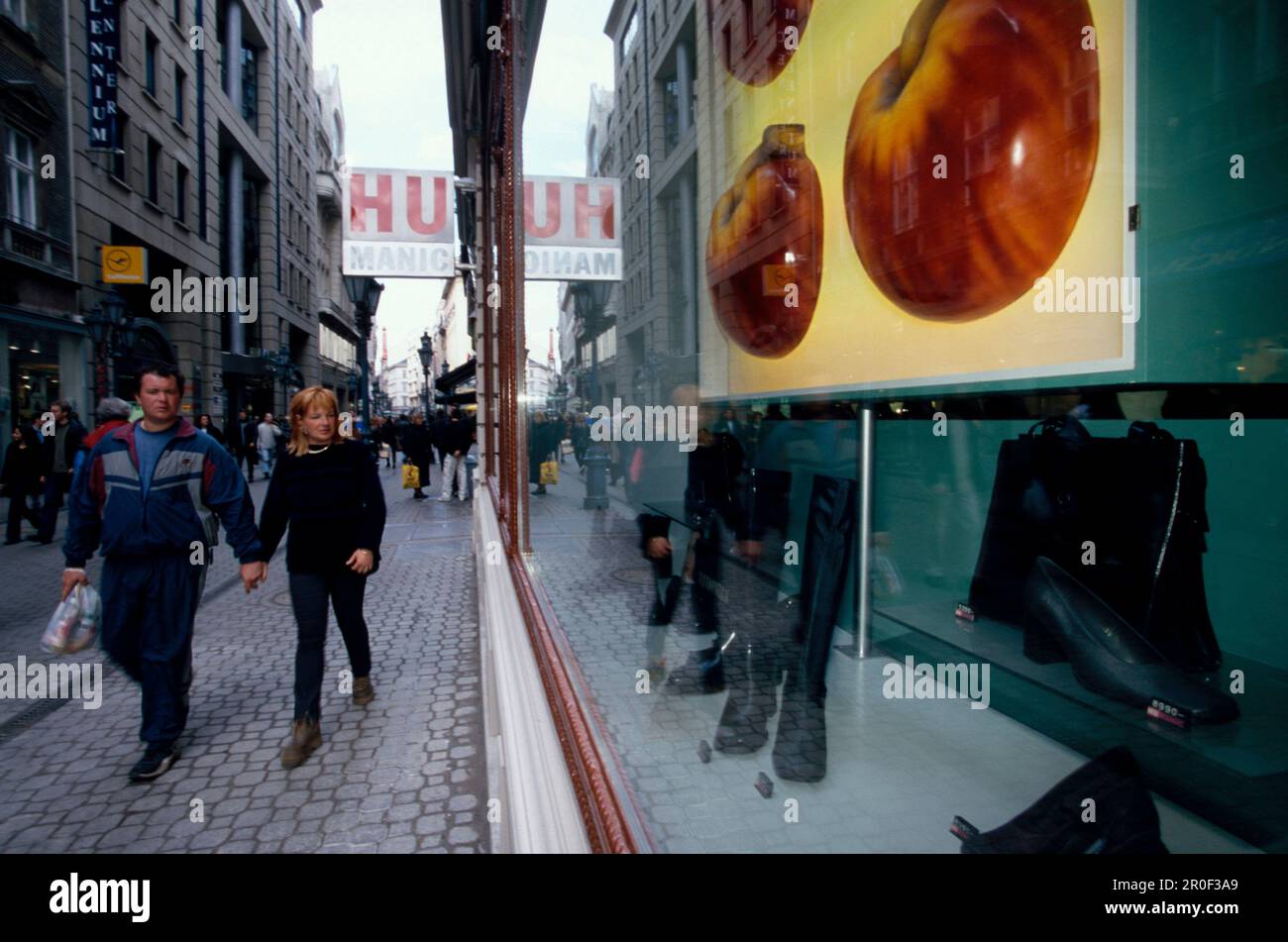 Shoppingmeile, Váci Utca Budapest, Ungarn Stock Photo
