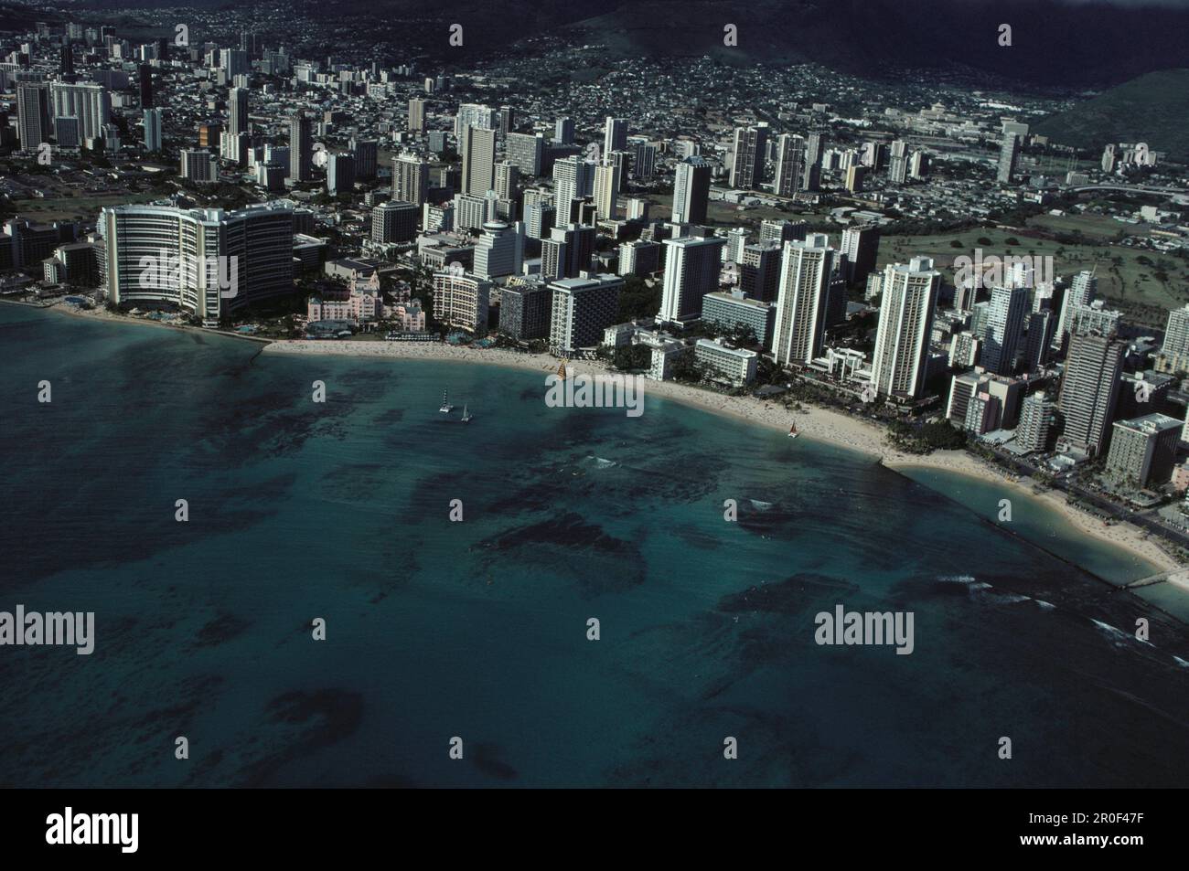 Overhead waikiki beach hi-res stock photography and images - Alamy