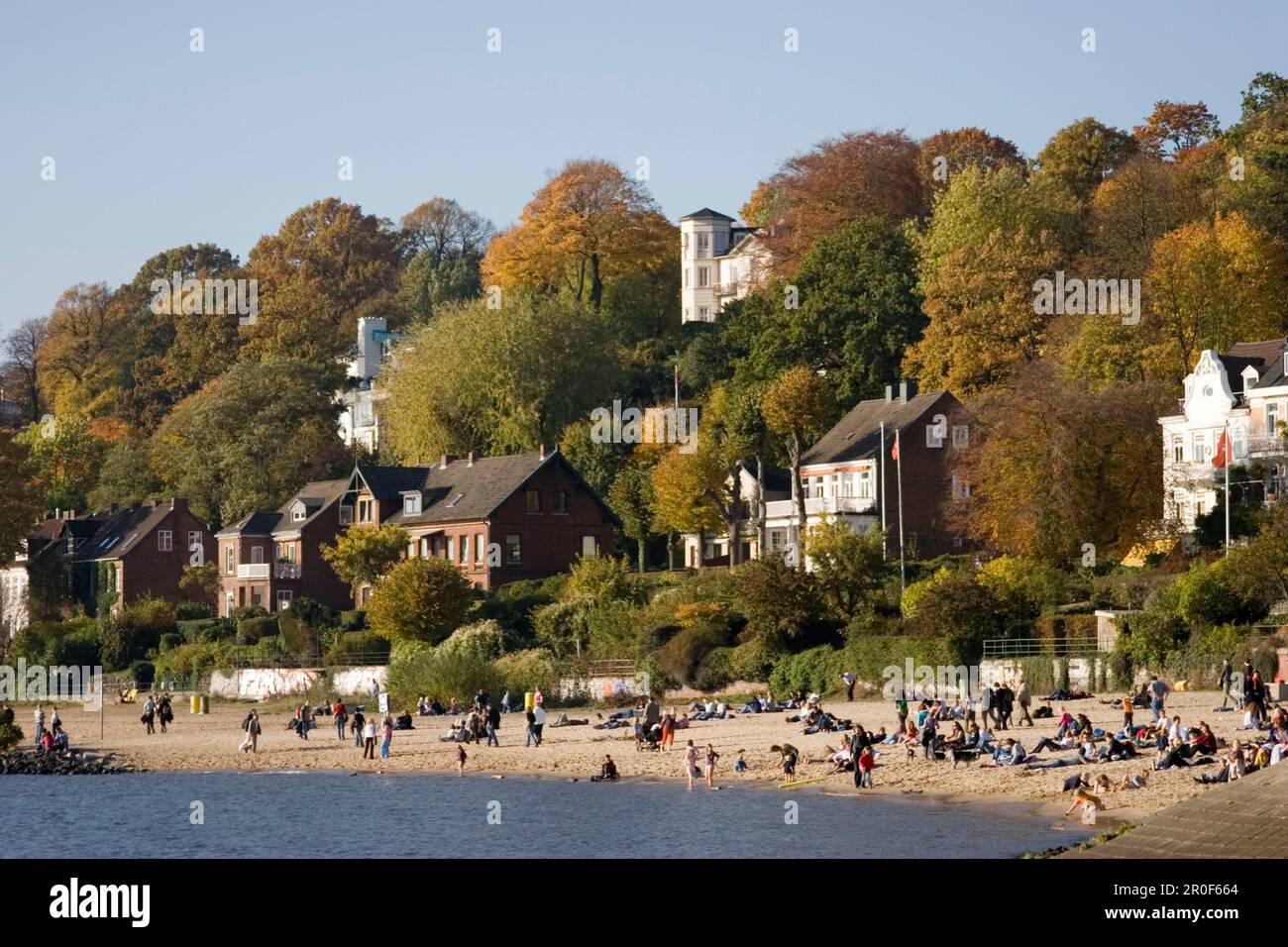 People relaxing at Elbe beach, Oevelgoenne, Hamburg, Germany Stock ...