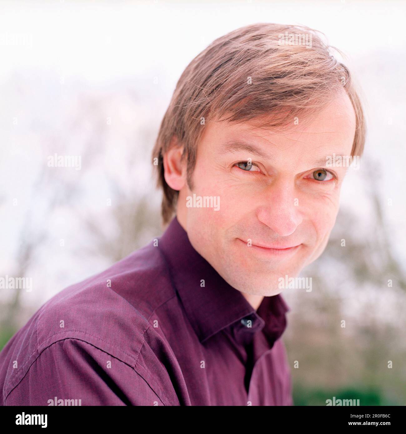 Smiling portrait photo hi-res stock photography and images - Alamy