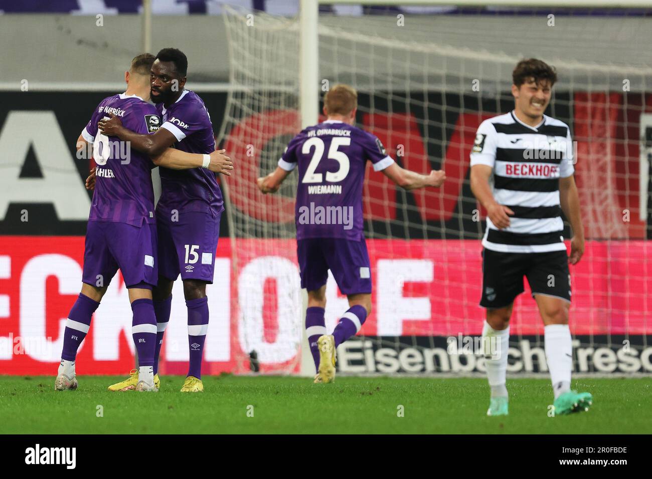 goalkeeper Niclas Thiede of SC Verl looks on during the 3. Liga match  News Photo - Getty Images