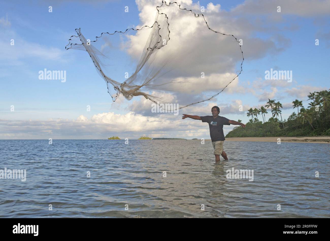 Throwing fishnet hi-res stock photography and images - Alamy