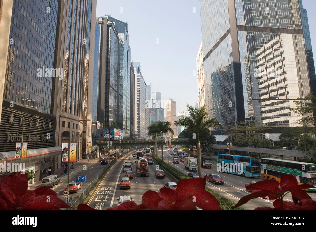 Busy road between high rise buildings, Gloucester Road, Wan Chai, Hong ...