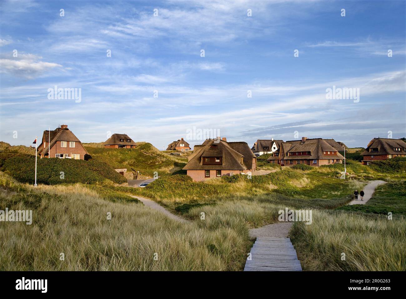 Thatched houses in dunes, Rantum, Sylt Island, Schleswig-Holstein, Germany Stock Photo