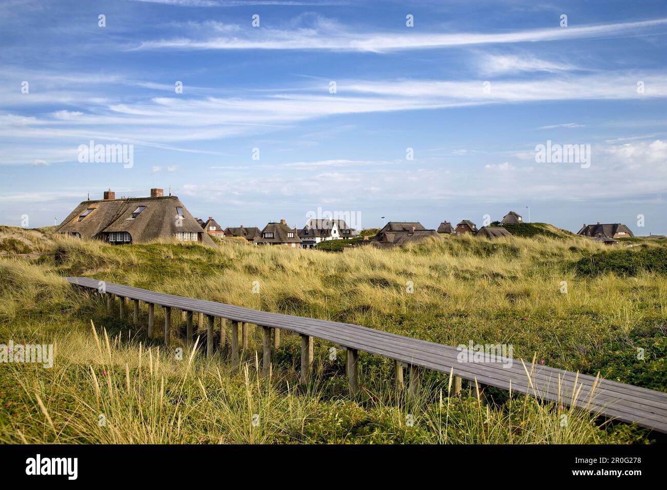 Thatched houses in dunes, Rantum, Sylt Island, Schleswig-Holstein, Germany Stock Photo