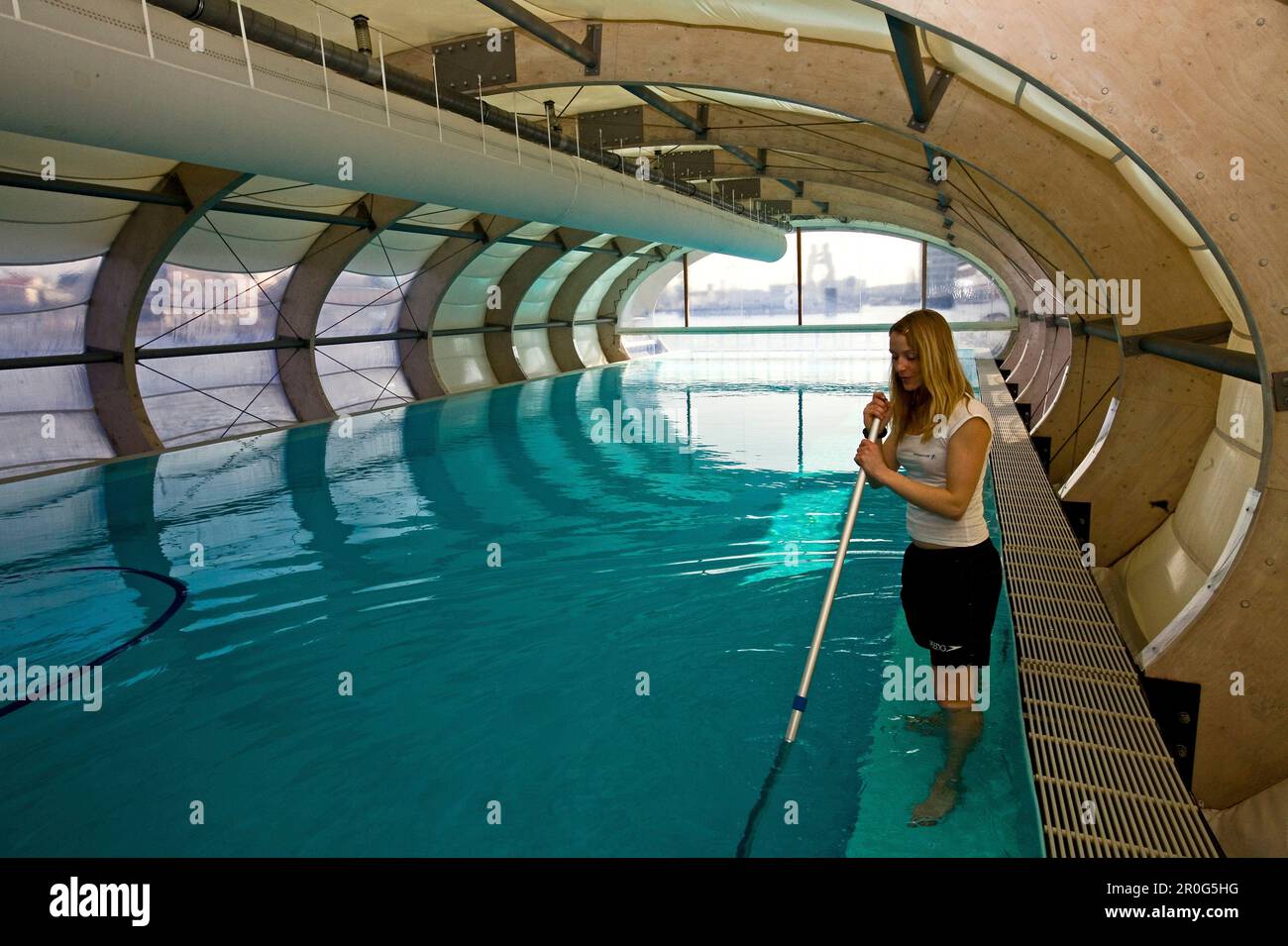 Badeschiff, cleaning the floating swimming pool, Berlin Stock Photo Alamy