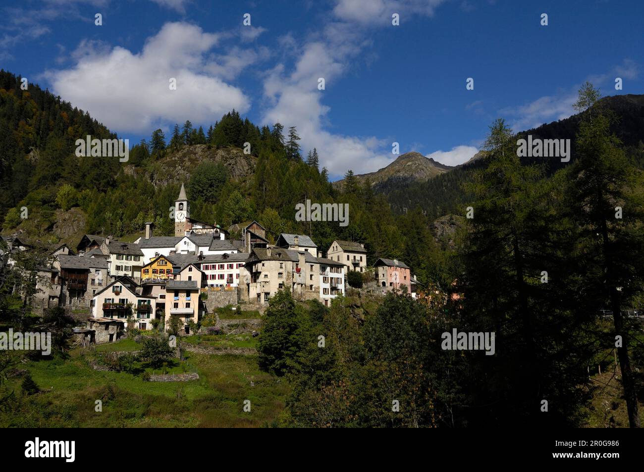 The village of Fusio in Val Lavizzara, in Maggia Valley, Valle Maggia, Ticino, Switzerland Stock Photo