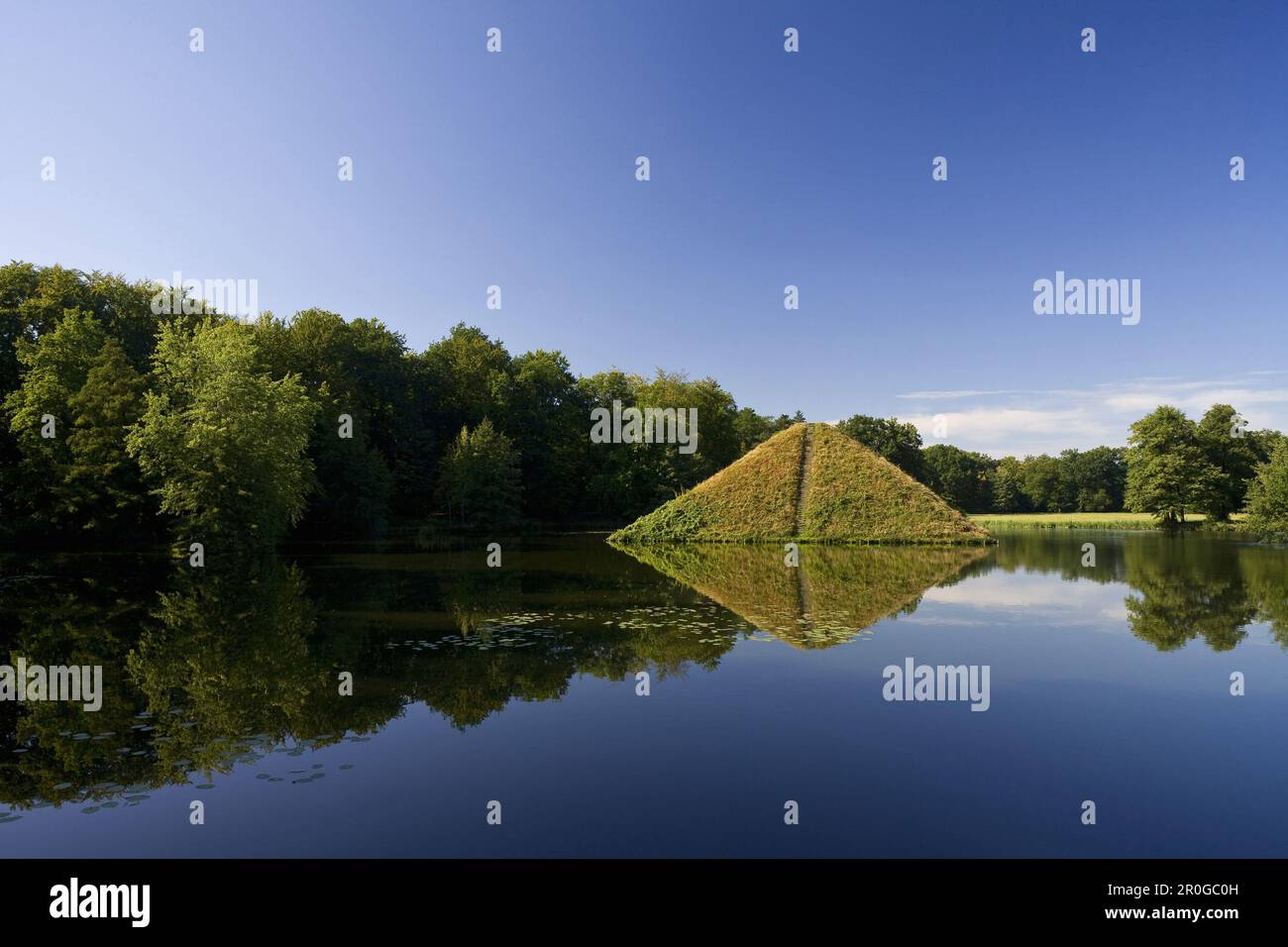 Pyramid in the Pyramide Lake in the grounds of Branitz castle, Fürst Pückler Park near Cottbus, Brandenburg, Germany, Europe Stock Photo