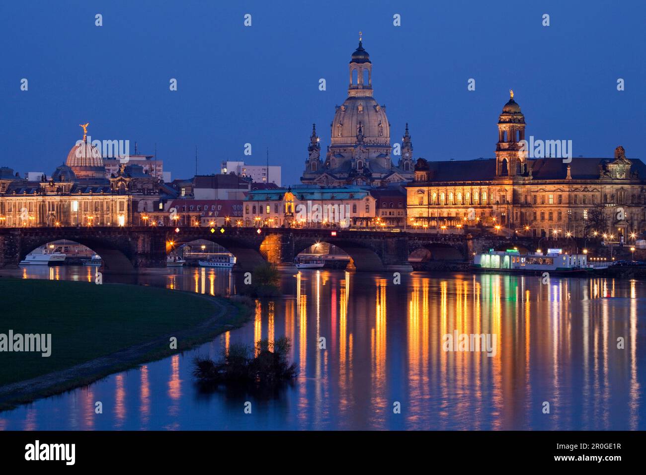 Evening view of the city with the Elbe River, Augustus Bridge, Lipsius-Bau, Frauenkirche, Church of our Lady, Brühl´s Palais, Brühl´s Terrace, Ständeh Stock Photo