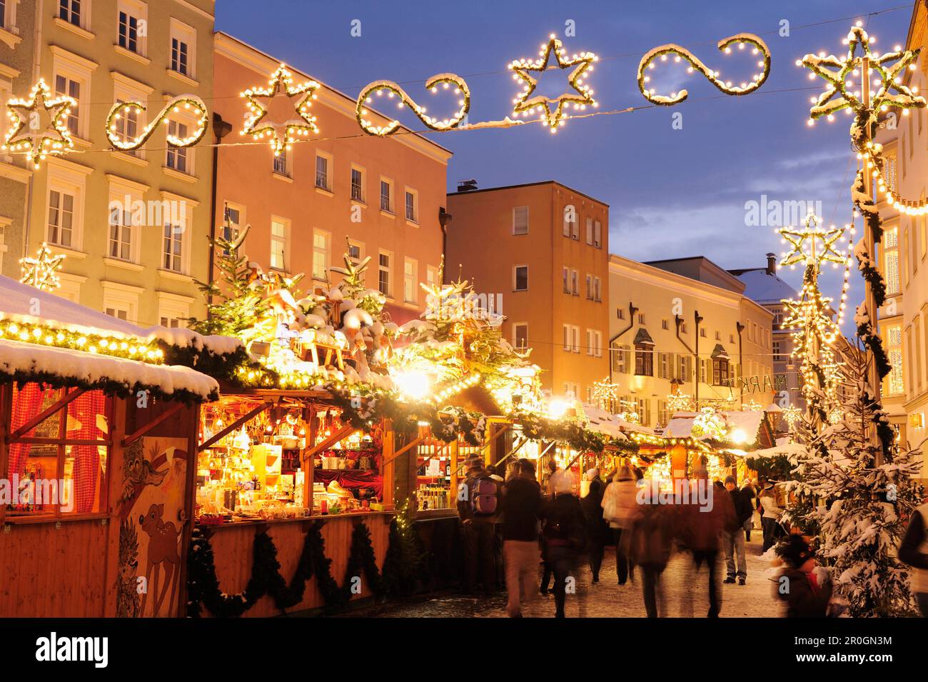 Christmas market at night, Christmas market Rosenheim, Rosenheim, Upper Bavaria, Bavaria, Germany, Europe Stock Photo