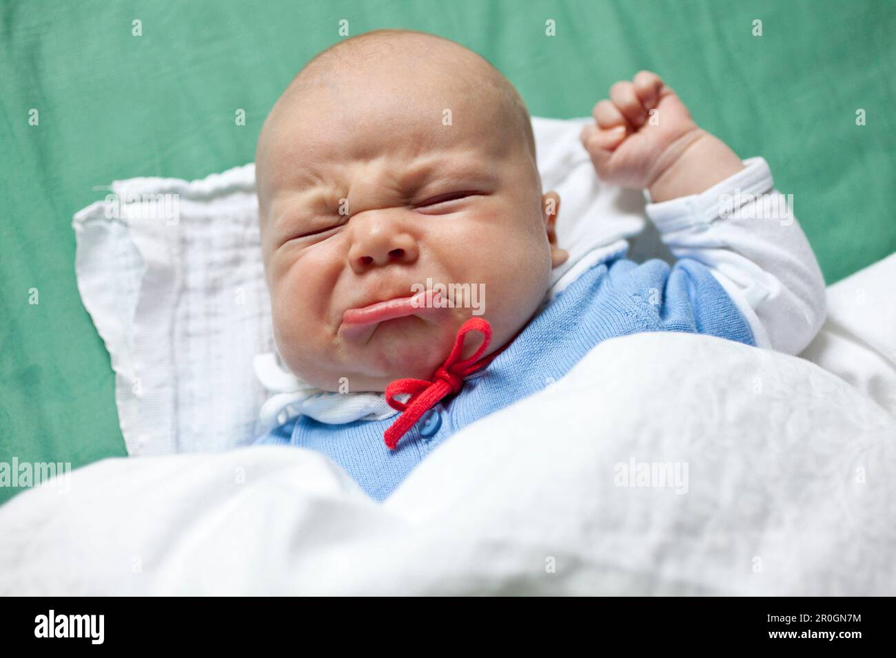 3 month store old crying