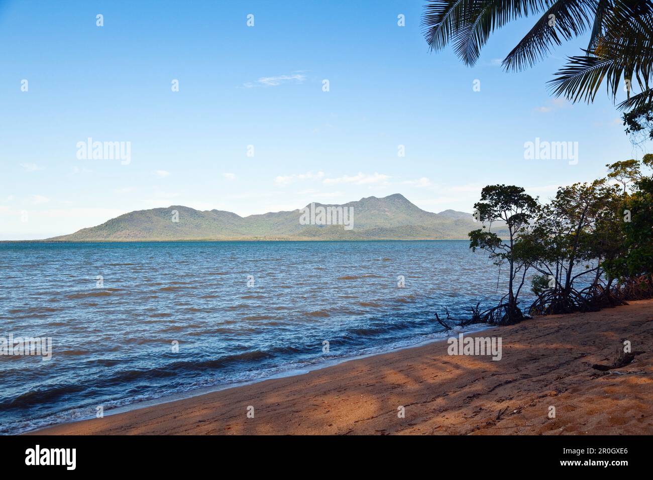 Cardwell Beach with Hinchinbrook Island, Queensland, Australia Stock Photo Alamy