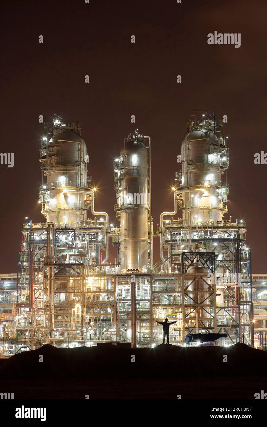 Refinery at night, Ras Laffan Industrial City, Qatar Stock Photo Alamy
