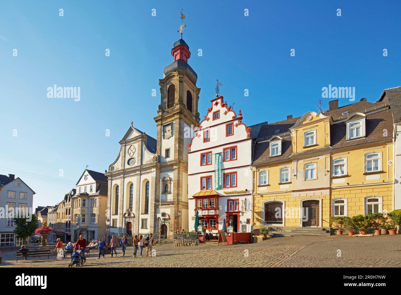 Maria Himmelfahrt church and Steinernes Haus on the market square, Renaissance building with three-sided oriel and oldest stone built inn in Germany, Stock Photo