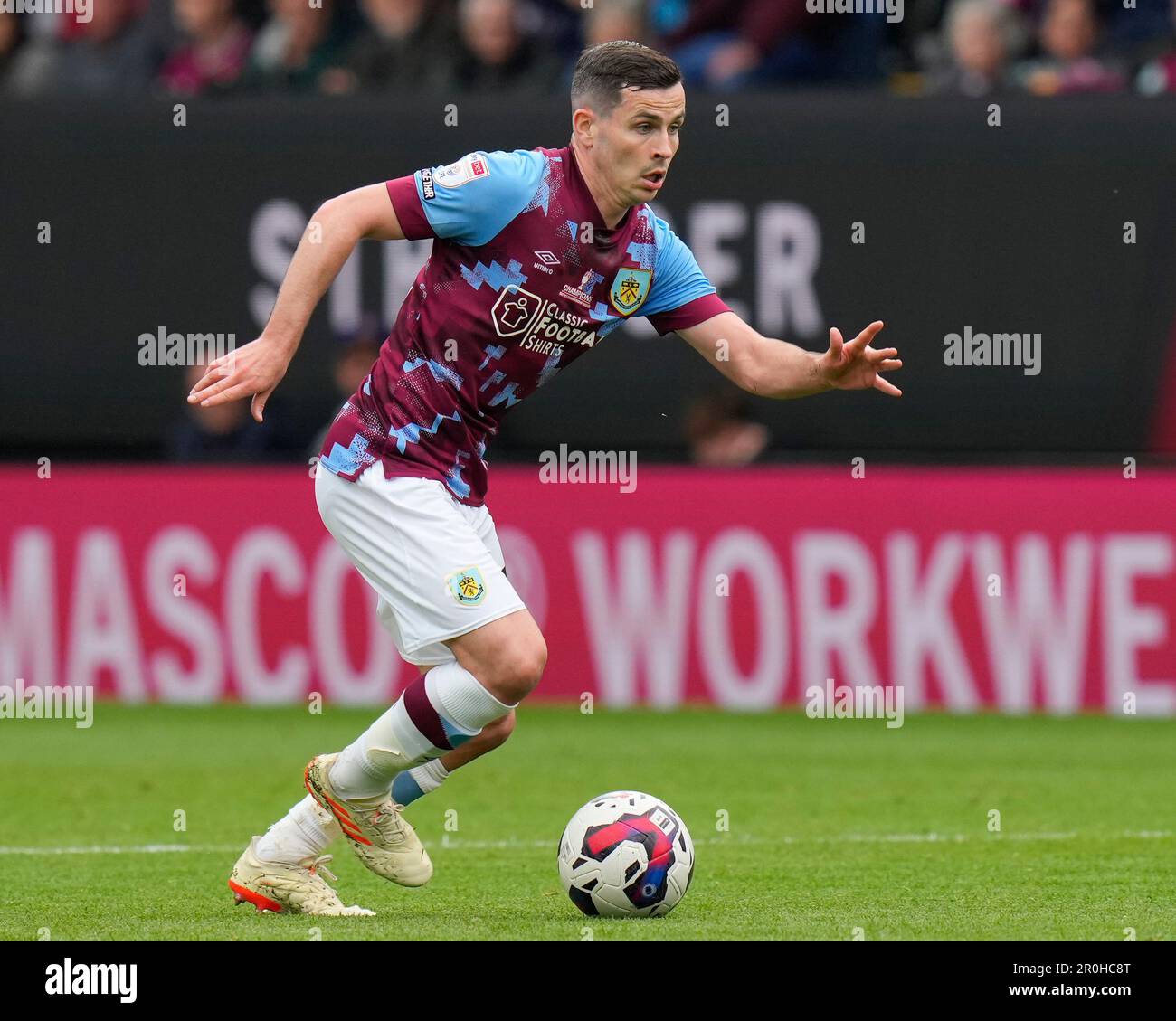 Josh Cullen #24 of Burnley during the Sky Bet Championship match