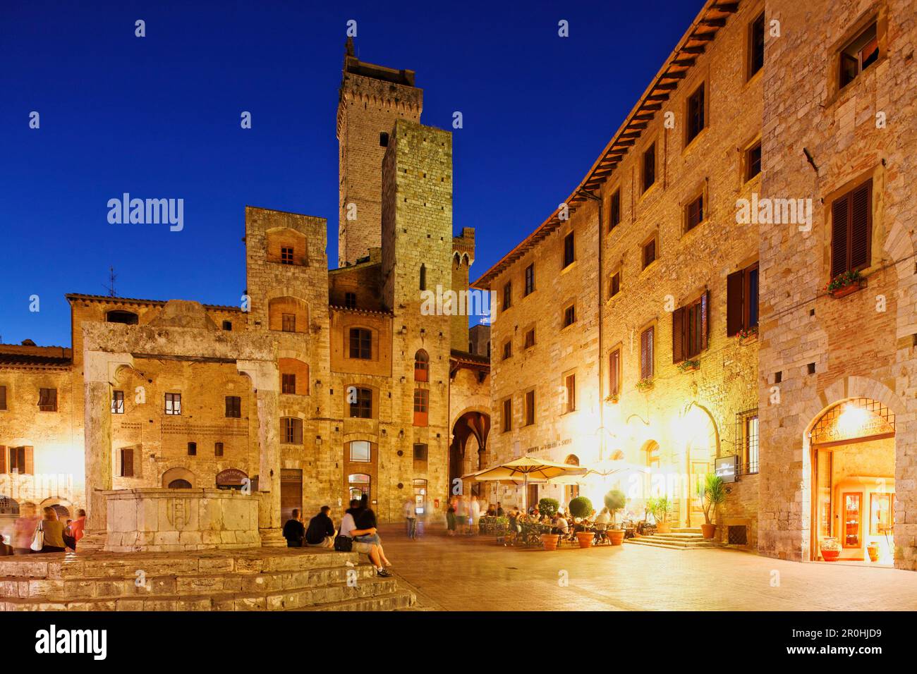 Piazza della Cisterna, San Gimignano, Tuscany, Italy Stock Photo