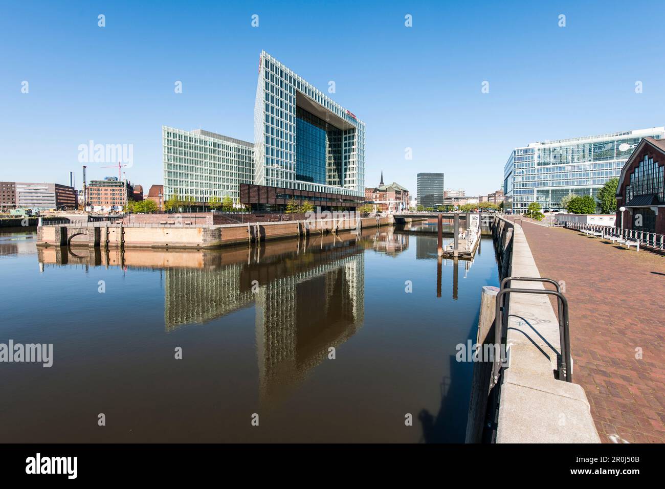 Panoramaview to the new Speicherstadt with Spiegel house and  Deichtorhallen, Hamburg, Germany Stock Photo - Alamy