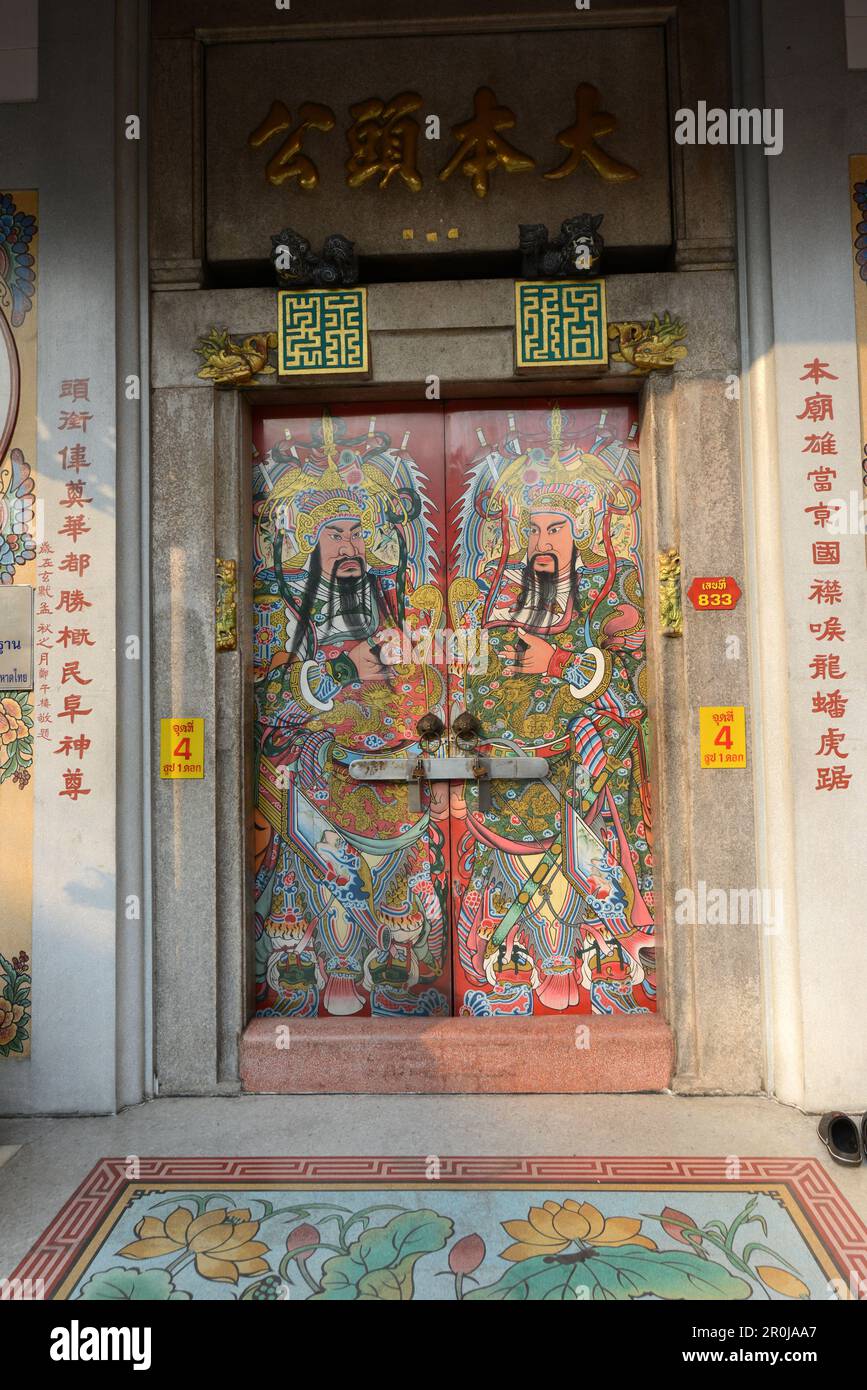 Lao Pun Tao Kong Shrine near Chinatown in Bangkok, Thailand Stock Photo ...