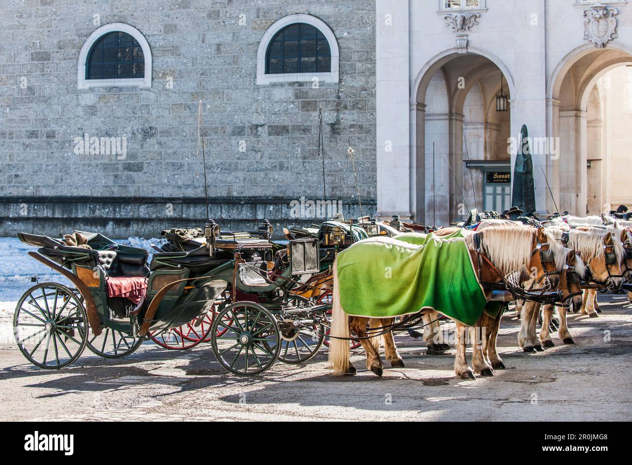 View horse carriage salzburg hi-res stock photography and images - Alamy