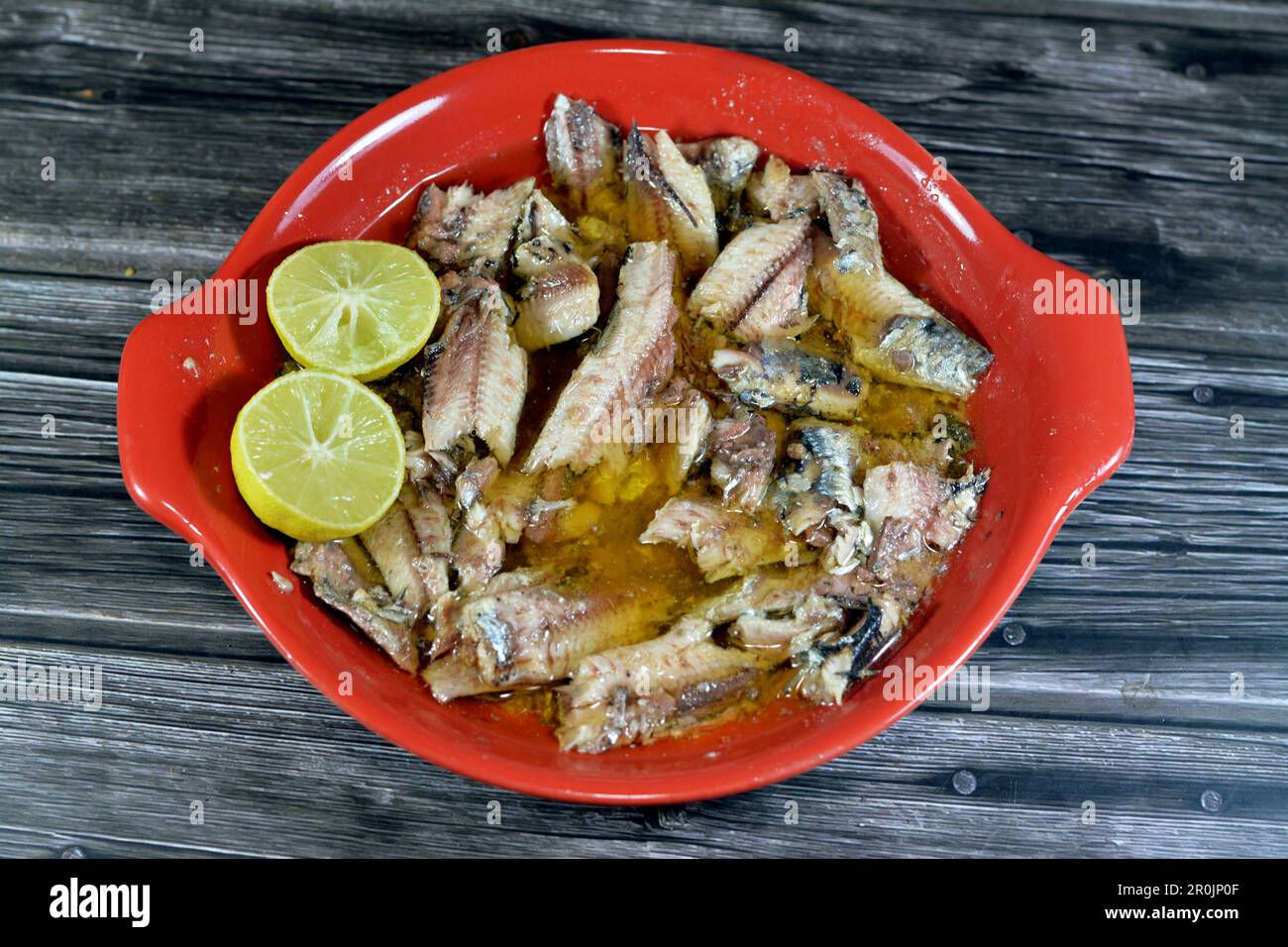 Canned spiced Sardines in vegetable oil, easy opening, sardine fish