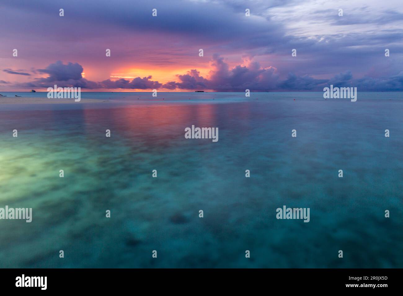 Sunset at Meeru Island Resort, Meerufenfushi, North-Male-Atoll, Maldives Stock Photo