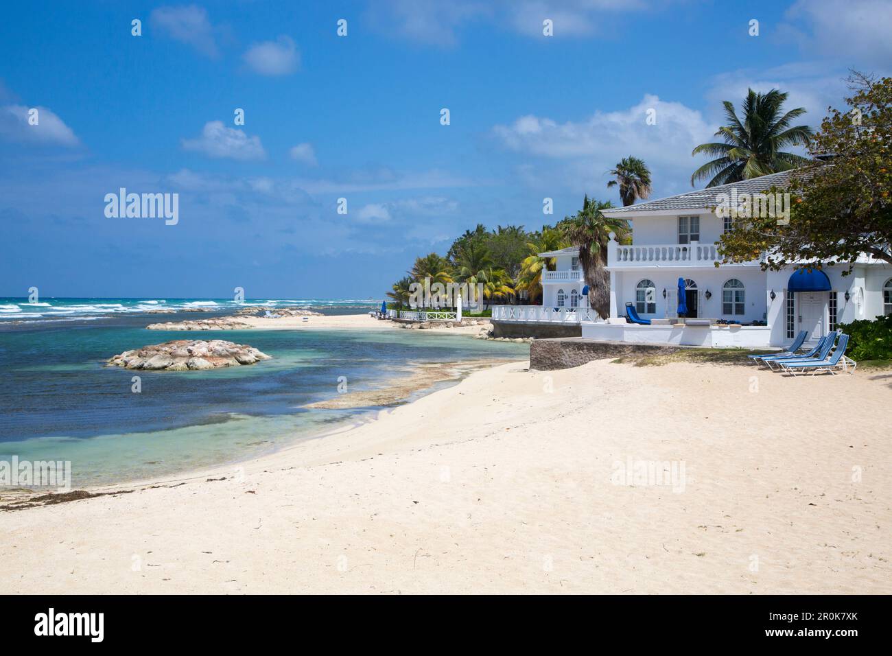 Beach an Hibiscus Suite accomodation at Half Moon Resort Rose Hall, near Montego Bay, Saint James, Jamaica Stock Photo