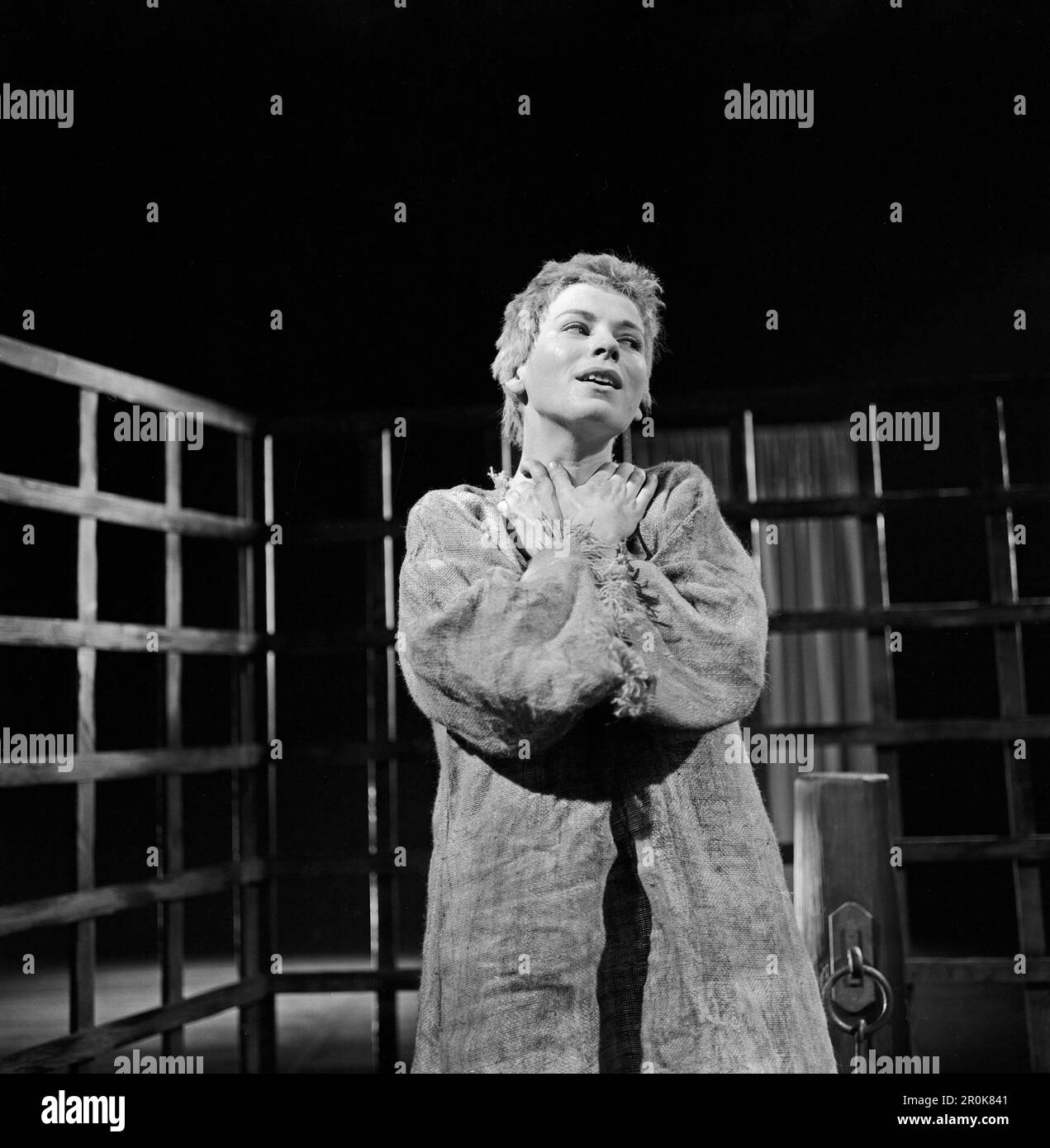 Faust, Spielfilm nach dem Stück von Johann Wolfgang von Goethe, Deutschland 1960, Regie: Peter Gorski, Darsteller: Ella Büchi im Kerker Stock Photo