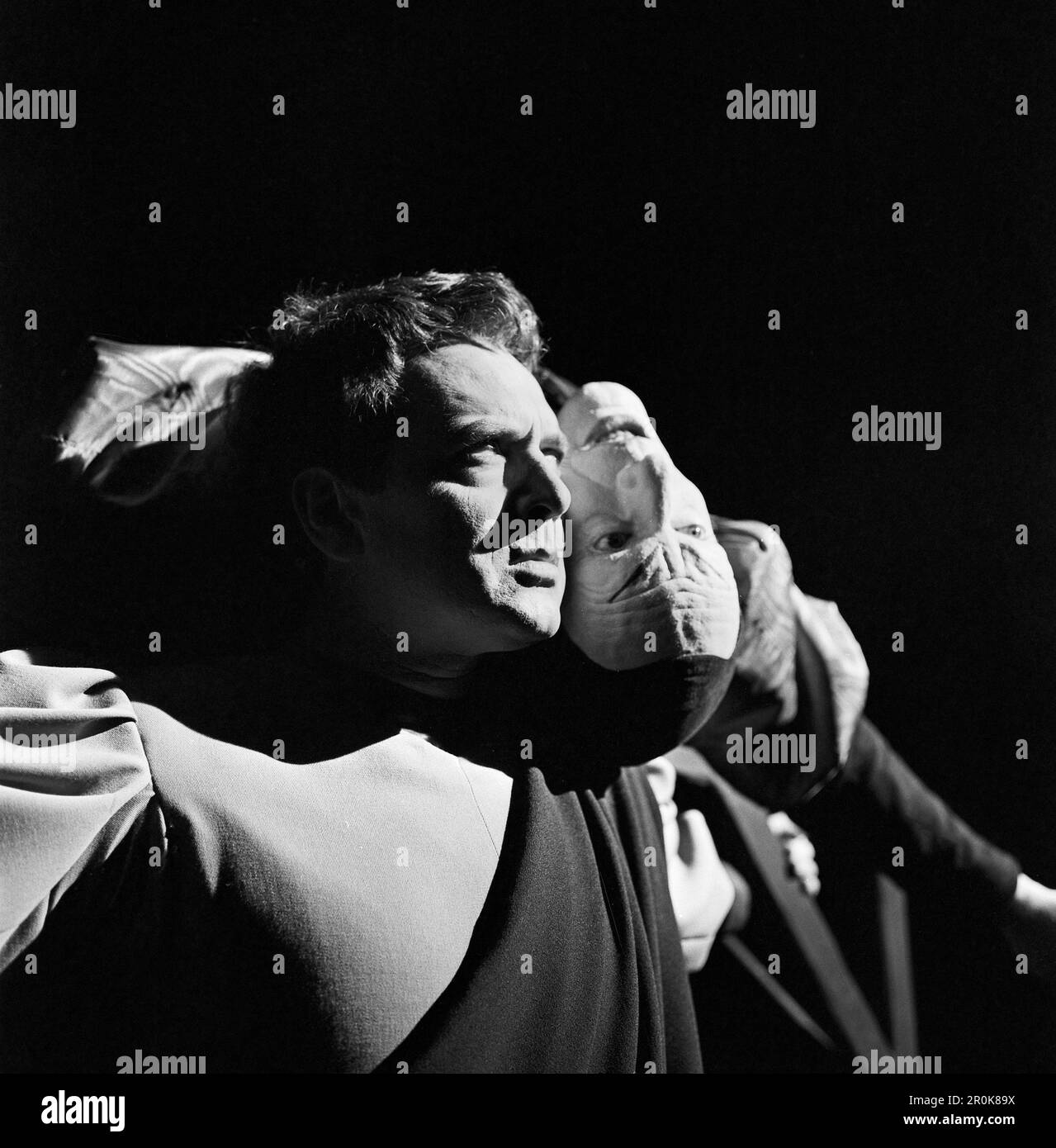 Faust, Spielfilm nach dem Stück von Johann Wolfgang von Goethe, Deutschland 1960, Regie: Peter Gorski, Darsteller: Will Qiadflieg, Gustaf Gründgens Stock Photo
