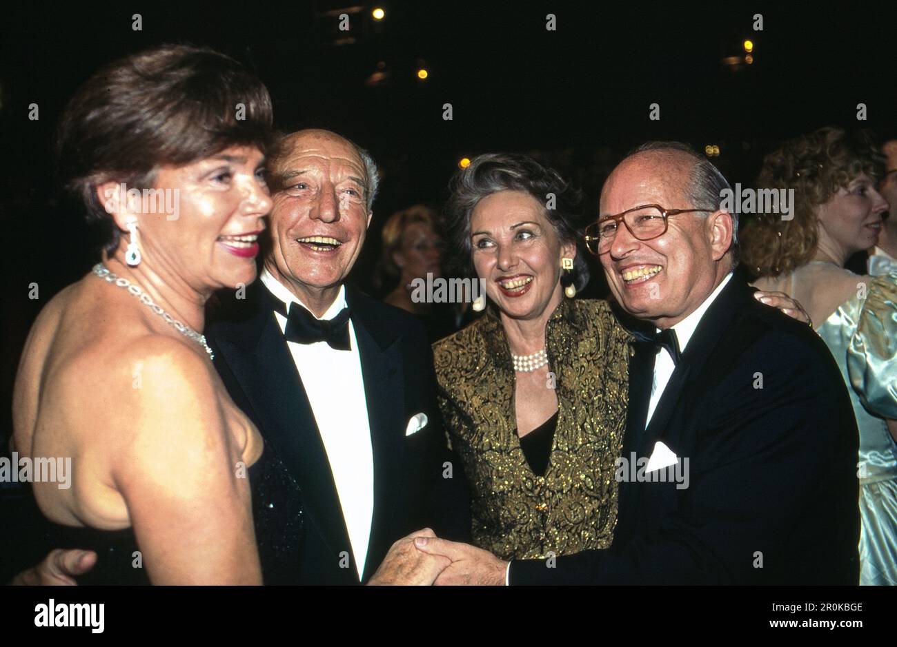 Ehepaar Barbara und Walter Scheel, mit Ehepaar Ingeborg und Bernhard Servatius, Aufsichtsratsvorsitzender der Axel Springer AG, Deutschland um 1994. Stock Photo
