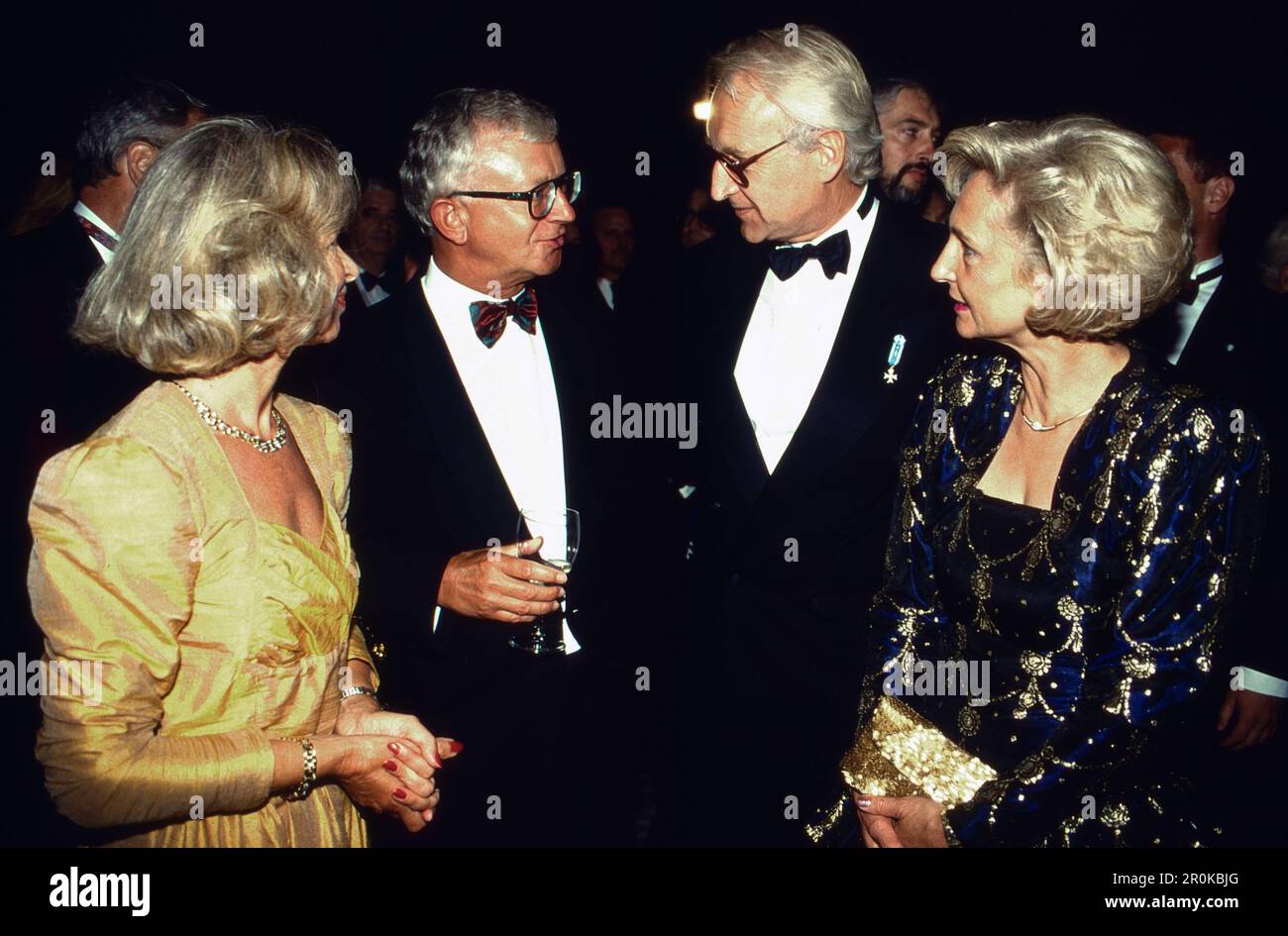 Ehepaar Brigitte und Rudolf Seiters mit Ehepaar Edmund und Karin Stoiber auf einer Abendveranstaltung, Deutschland um 1991. Stock Photo
