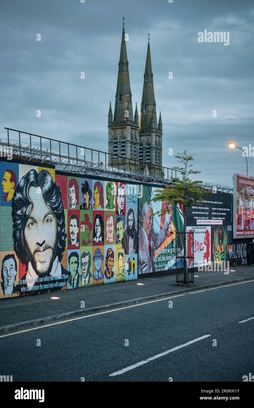 murals at dividing wall in between Catholics and Protestants, Wester
