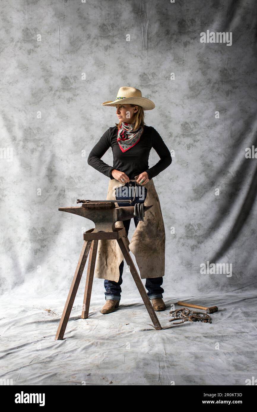 USA, Oregon, Enterprise, portrait of Cowgirl Adele Nash at the Snyder