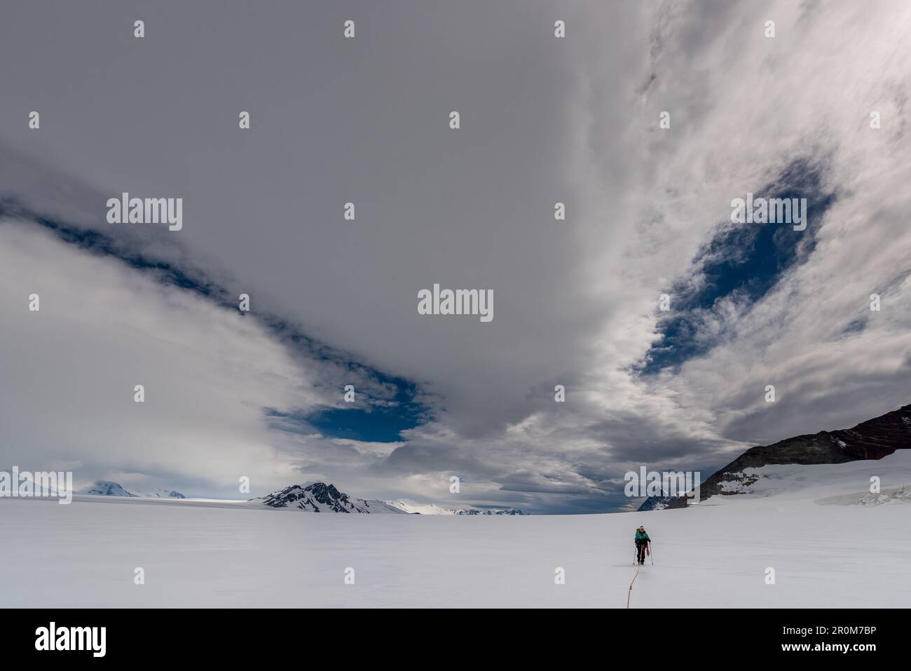 Climbers on the ice of Campo de Hielo Sur, Los Glaciares National Park, Patagonia, Argentina Stock Photo