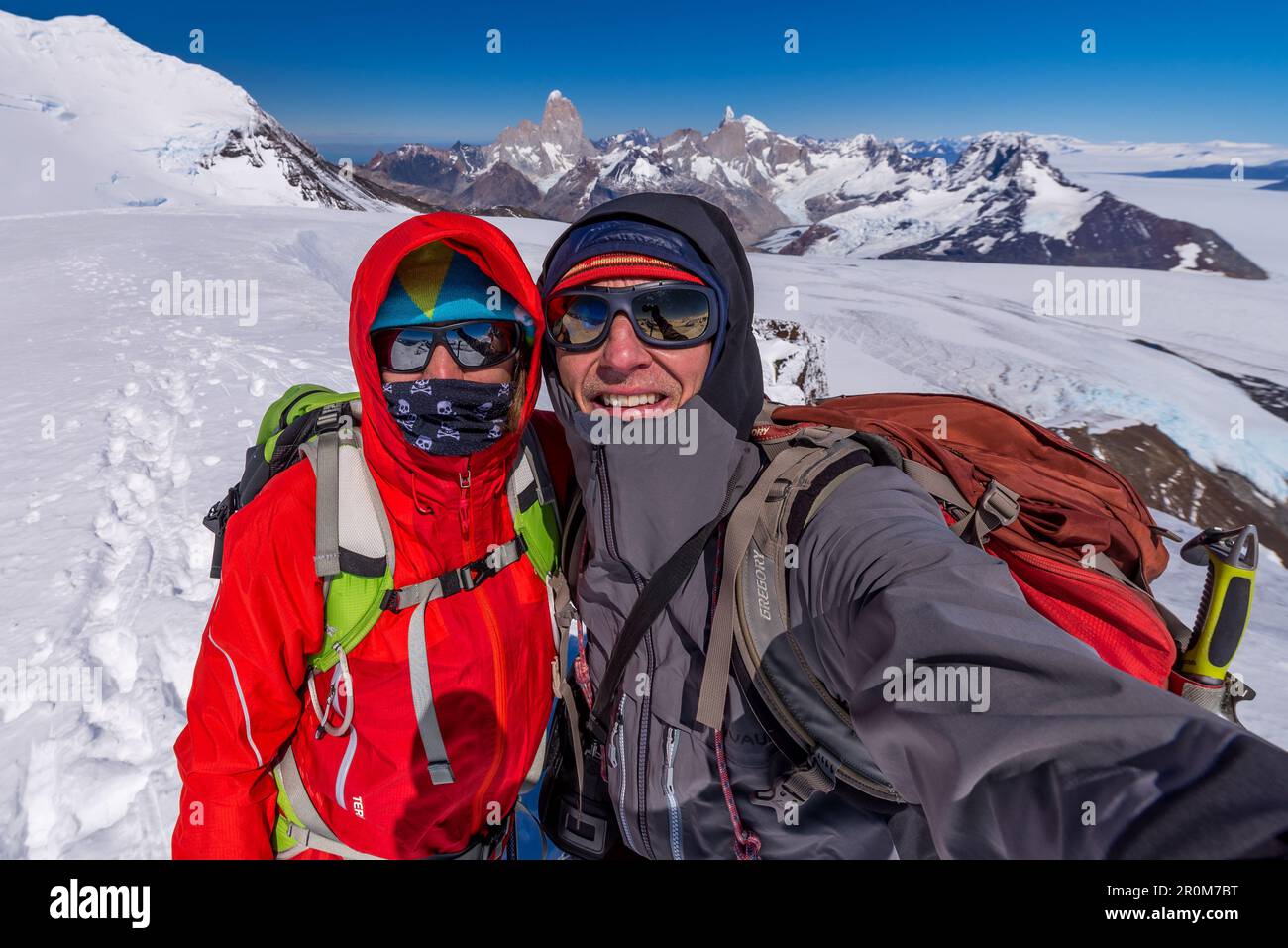Two climbers on the side summit of Cerro Gorra Blanca, in the background  Fitz Roy, Los Glaciares National Park, Patagonia, Argentina Stock Photo -  Alamy
