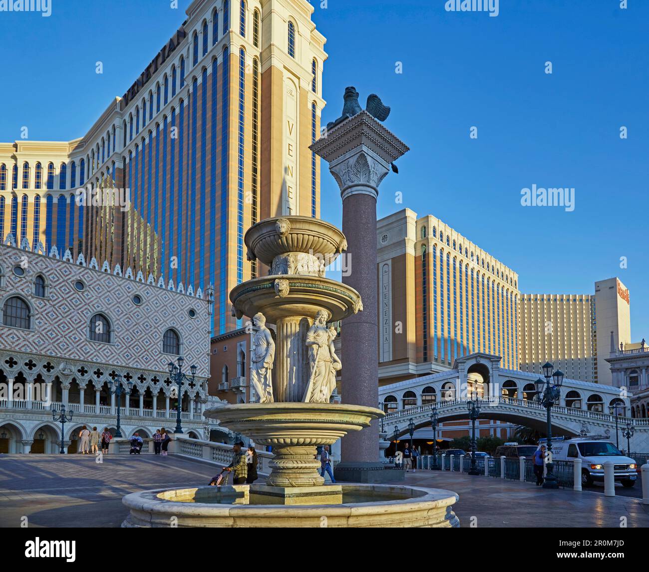 Fountain venetian resort hotel hi-res stock photography and images - Alamy