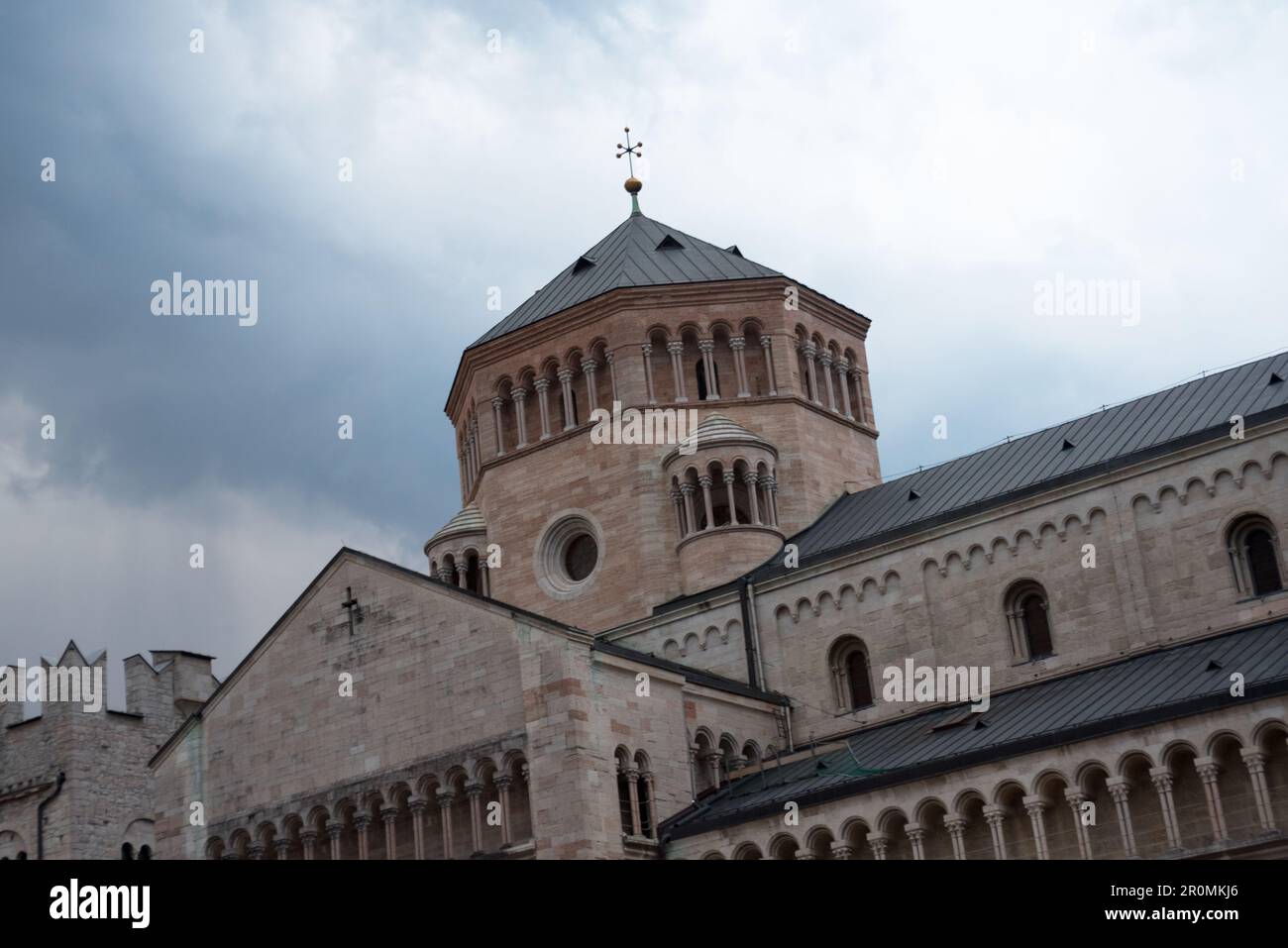 scorcio della cattedrale di San Vigilio a Trento, la città di Trento Stock Photo