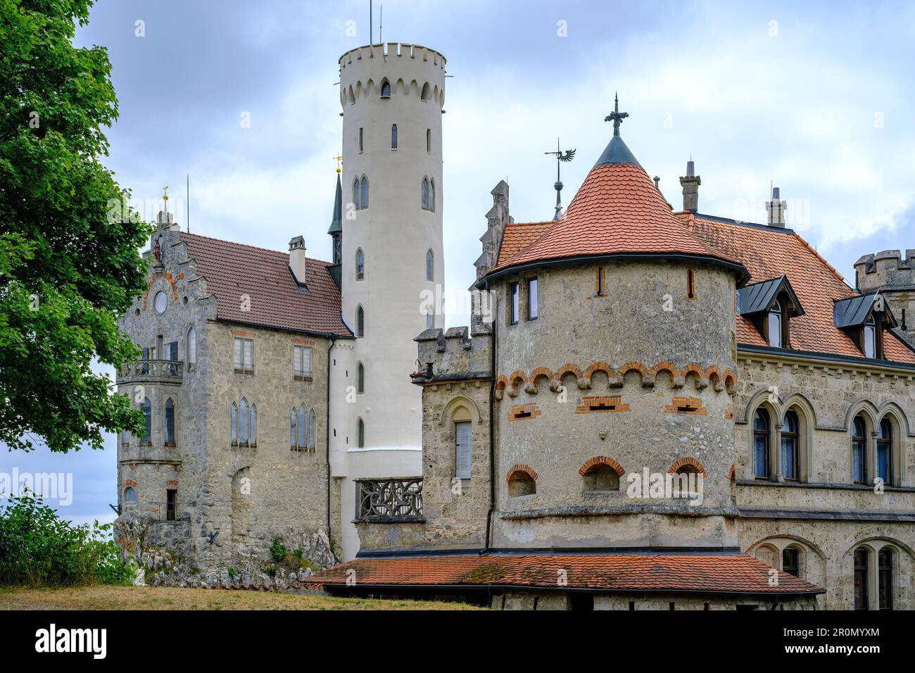Lichtenstein Castle, a Historicist edifice in neo-Gothic style, overlooking the settlement of Honau, Swabian Alb, Baden-Wurttemberg, Germany, Europe. Stock Photo