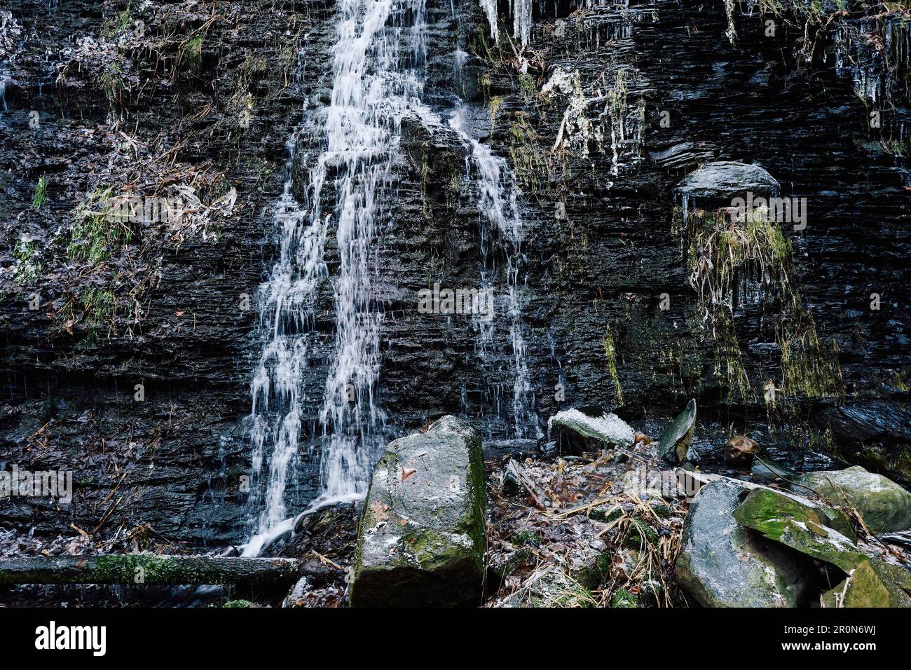 Small waterfall cascades rocky pool hi-res stock photography and images ...