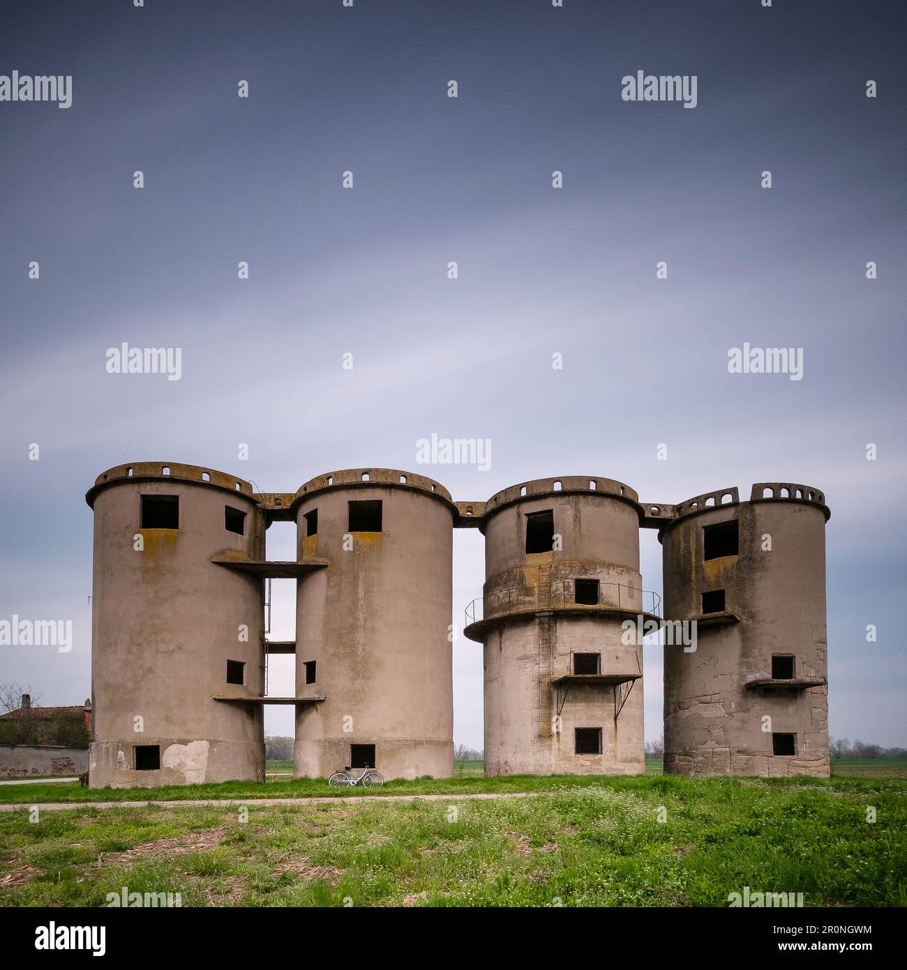 Old concrete grain silos, Drizzona, Province of Cremona, Italy Stock Photo