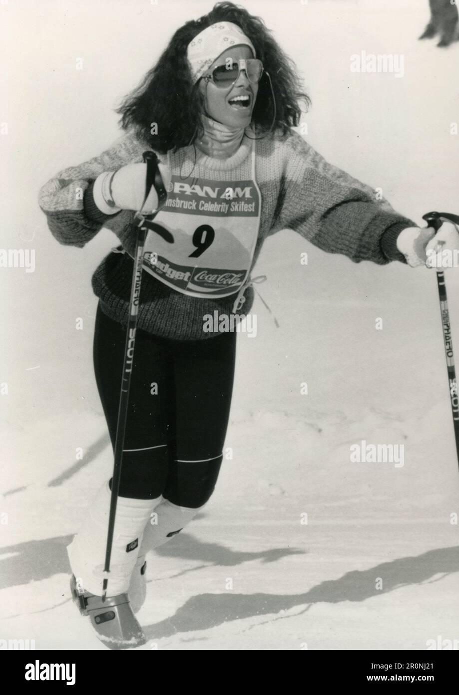 American actress Shari Belafonte skiing, USA 1987 Stock Photo