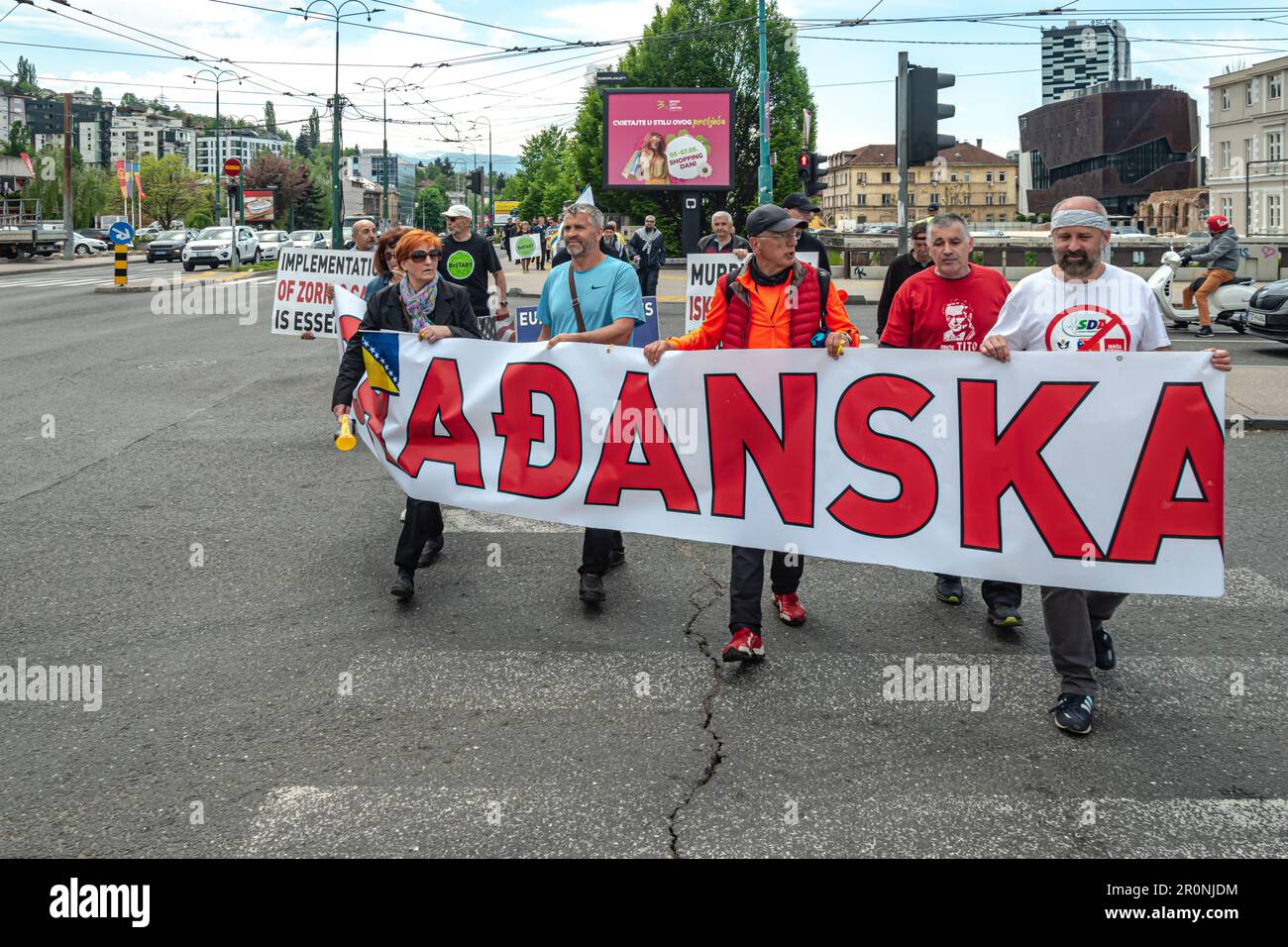 Citizens' protest march due to Schmitt's decision to unblock the ...